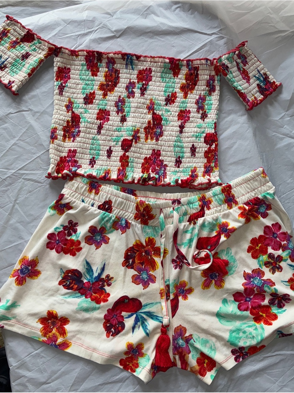 Cream Floral Smocked Off-Shoulder Crop Top & Shorts Set by Hot Kiss size L